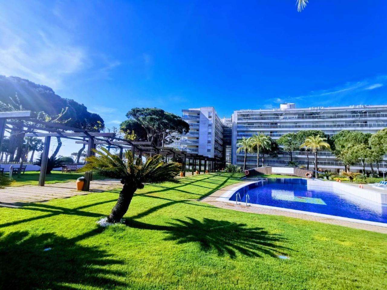 Seafront Apartment In Blanes Ngoại thất bức ảnh